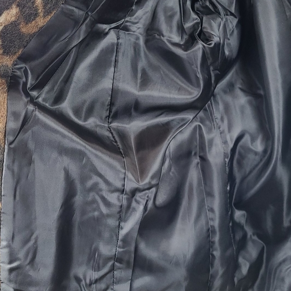 Beautiful Leopard Print Coat - Picture 7 of 7